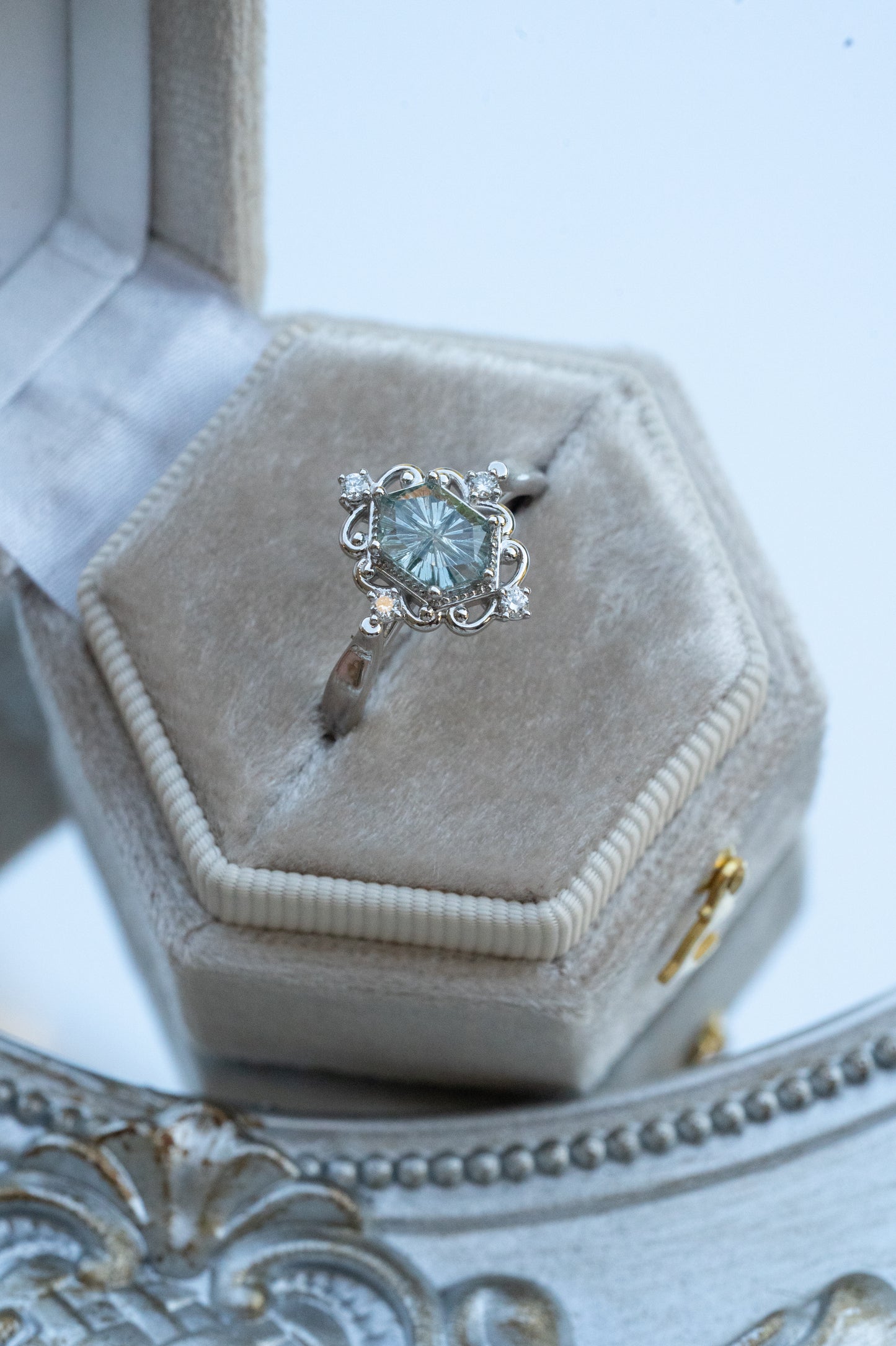 The Aureline Ring with 0.92 Carat Montana Sapphire- Size 7