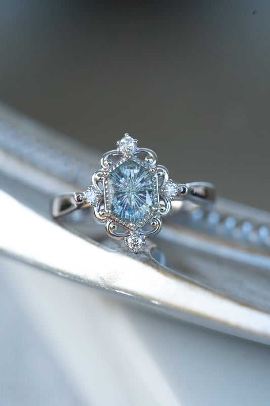 The Aureline Ring with 0.92 Carat Montana Sapphire- Size 7